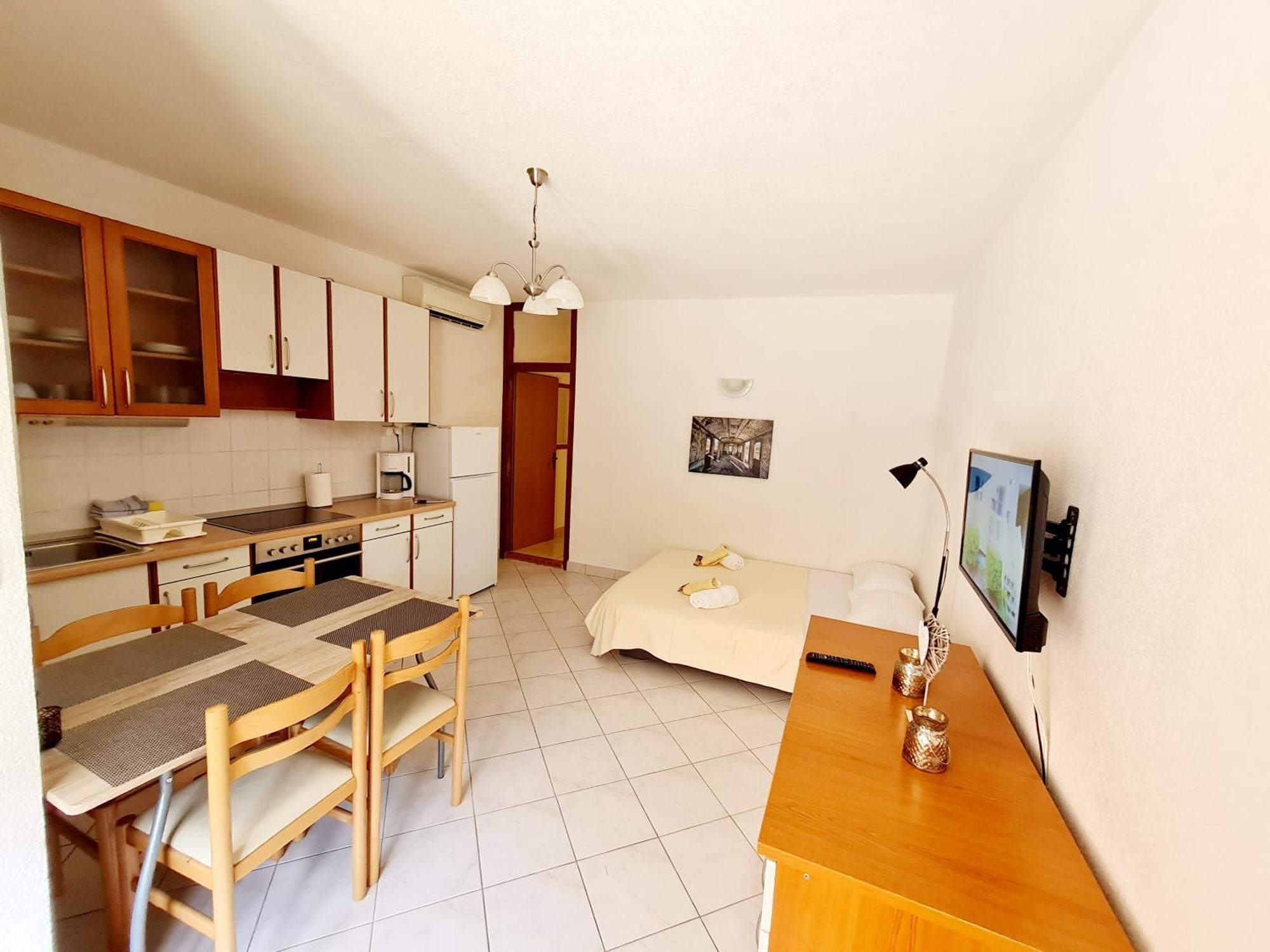 Vila Maslina Apartments Mit Pool Und Garten Nahe Am Strand Tučepi Habitación foto