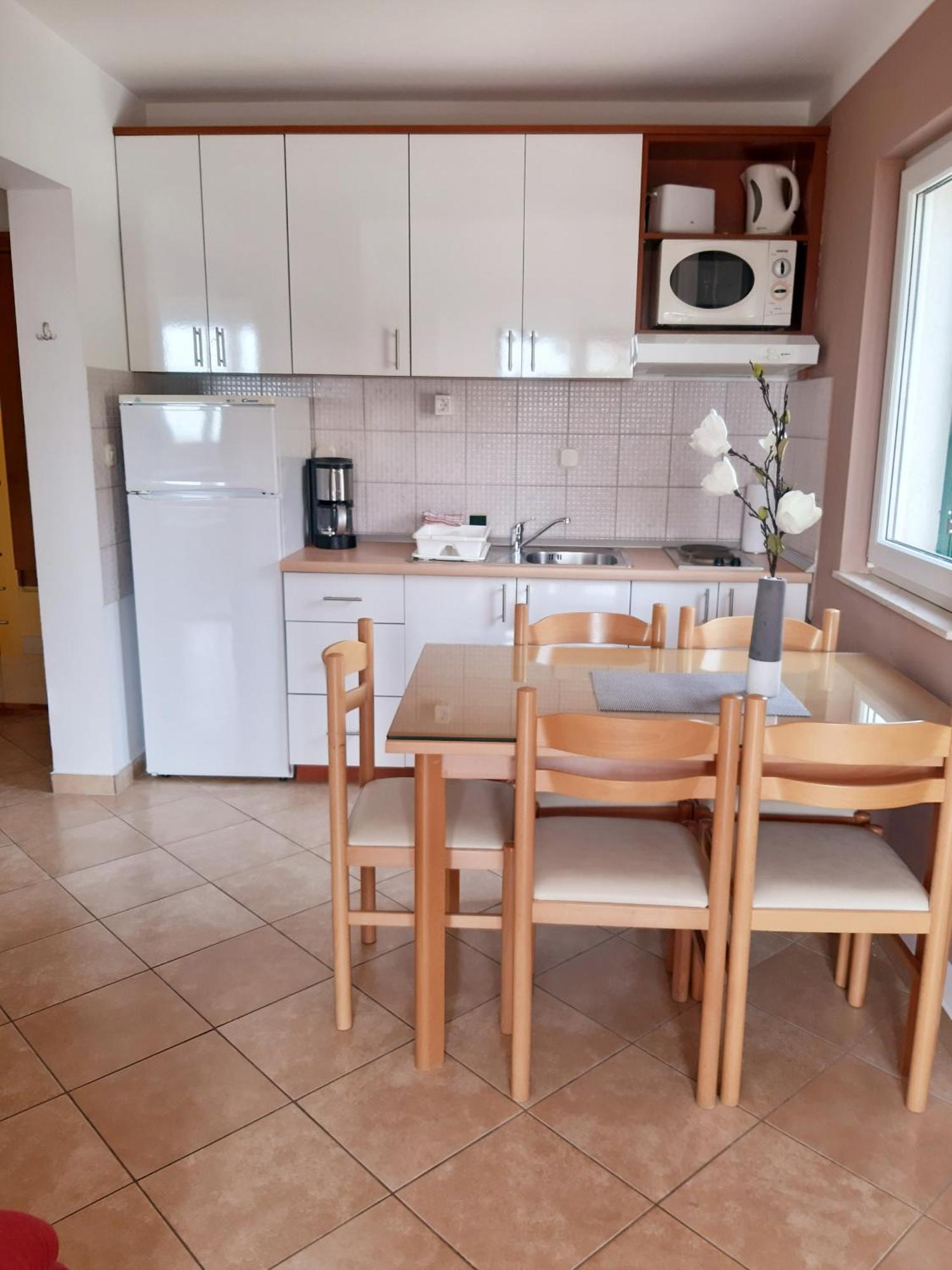 Vila Maslina Apartments Mit Pool Und Garten Nahe Am Strand Tučepi Habitación foto
